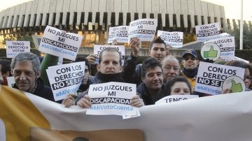 Personas con discapacidad intelectual se manifiestan en Madrid