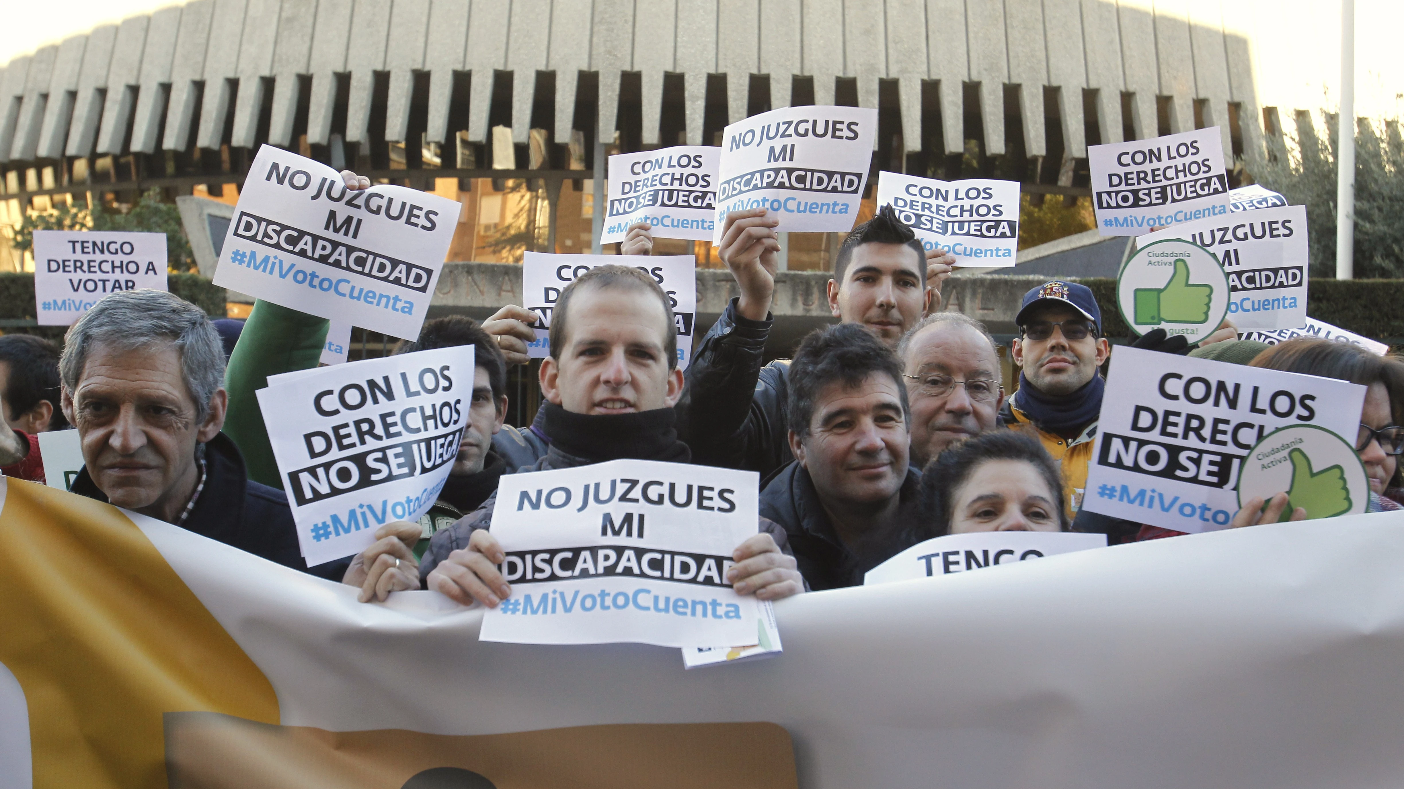 Personas con discapacidad intelectual se manifiestan en Madrid