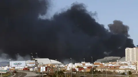 Nube de humo en Paterna Nube de humo en Paterna