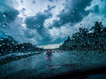 Lluvia en la carretera