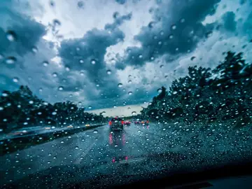 Lluvia en la carretera Lluvia en la carretera