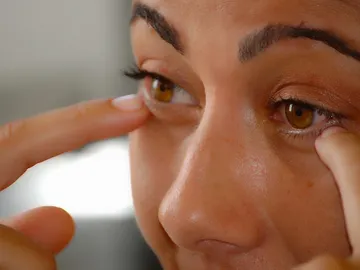 El insalubre error de utilizar cremas antihemorroidales para reducir las ojeras El insalubre error de utilizar cremas antihemorroidales para reducir las ojeras
