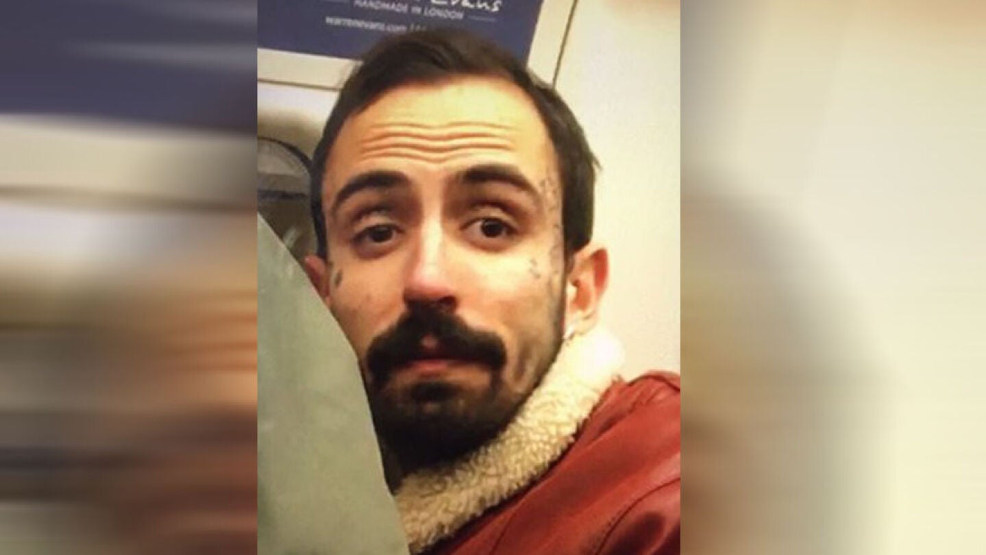 Imagen del agresor de una mujer en el metro de Londres