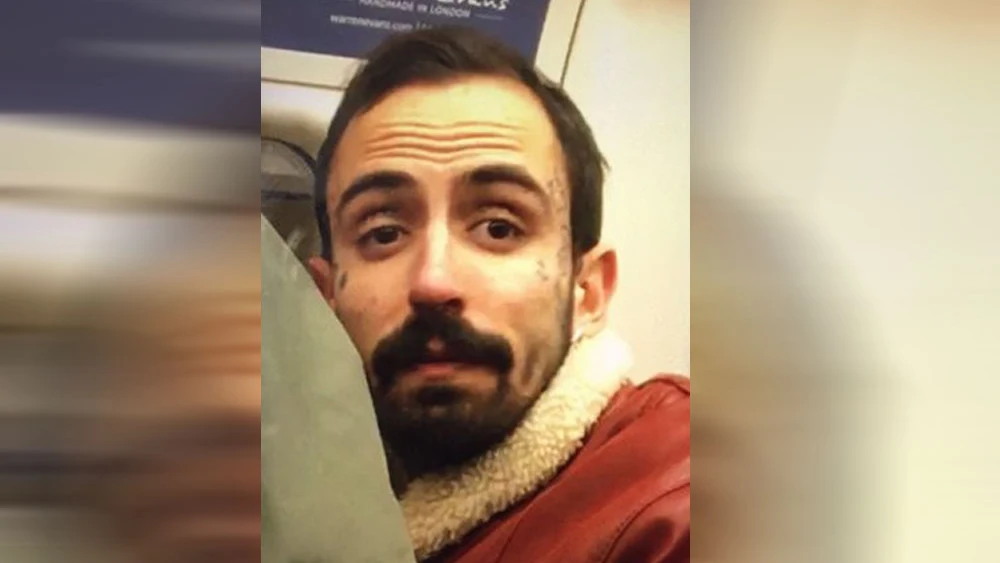 Imagen del agresor de una mujer en el metro de Londres