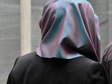 Iranian Police will install cameras on public roads to identify women who do not wear the hijab