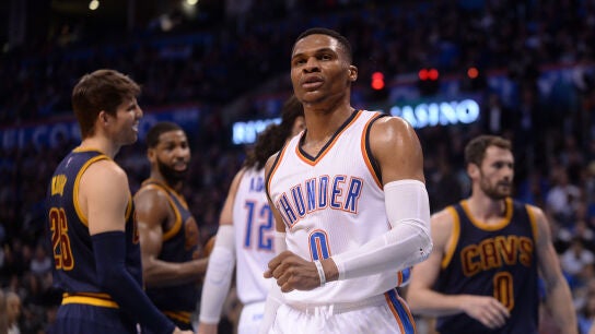 Russell Westbrook celebra un punto en un partido con los Thunder