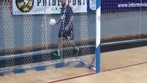 Ricardinho detrás de la portería Ricardinho detrás de la portería