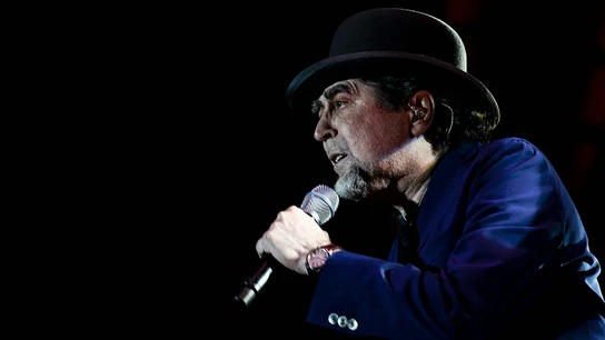 Joaquín Sabina Joaquín Sabina en un concierto con su mítico bombín