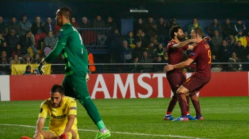 Dzeko celebra un gol ante el Villarreal