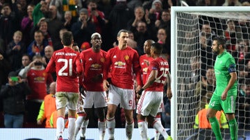 Ibrahimovic celebra un gol para el United