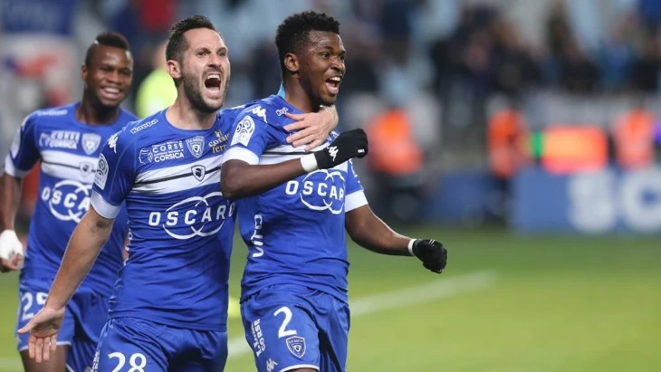 Los jugadores del Bastia celebran un gol ante el Mónaco