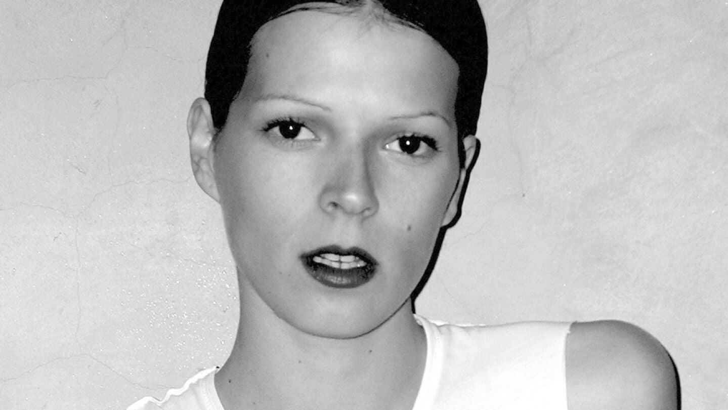 Fotograf&iacute;a facilitada por 'Just Be' de un cartel en blanco y negro con una imagen de Bimba Bos&eacute;