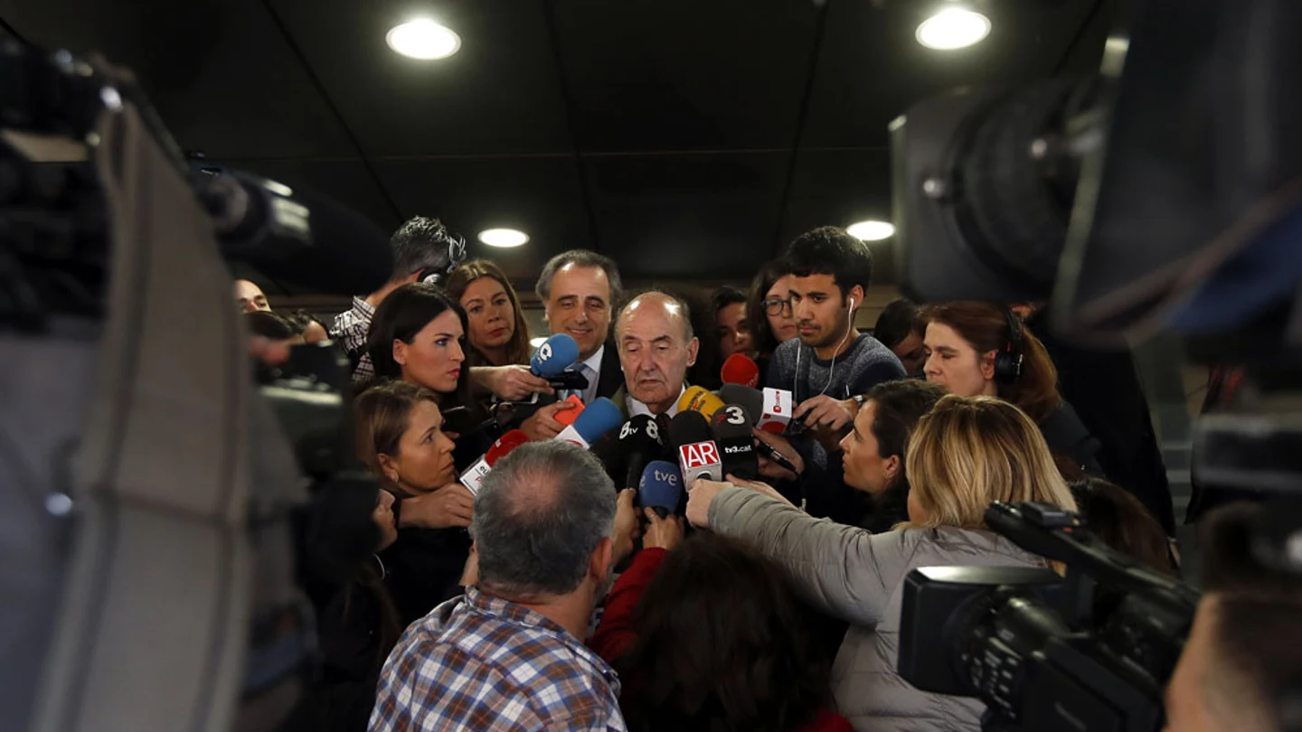Miquel Roca, ante los medios Miquel Roca, ante los medios