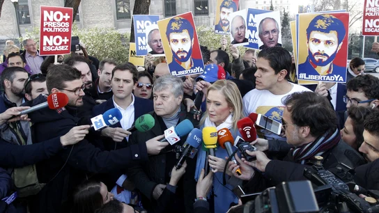 Cristina Cifuentes durante el acto en defensa de Leopoldo López Cristina Cifuentes durante el acto en defensa de Leopoldo López