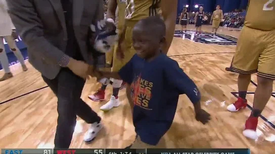 Jarrius Robertson en el partido de los celebrities Jarrius Robertson en el partido de los celebrities
