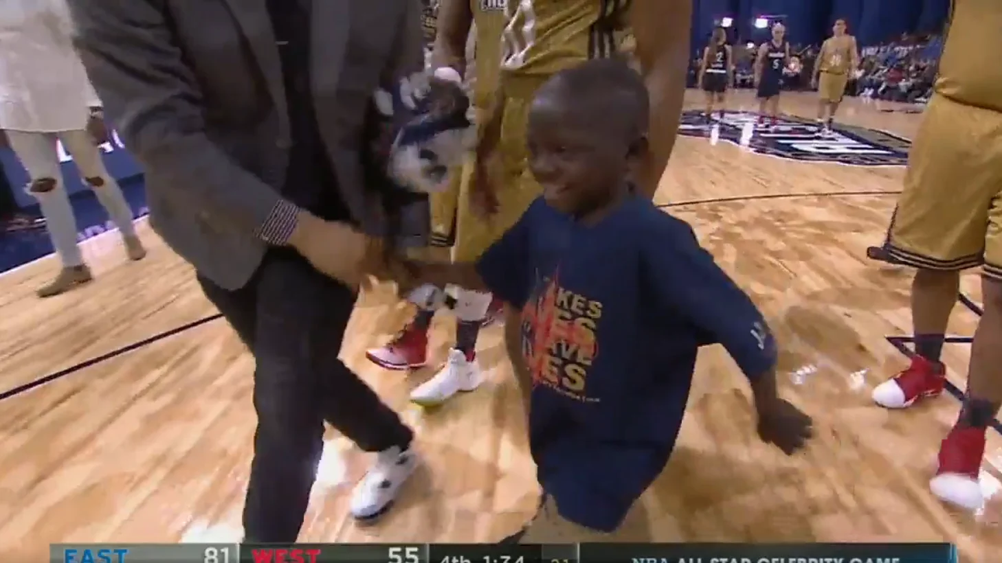 Jarrius Robertson en el partido de los celebrities