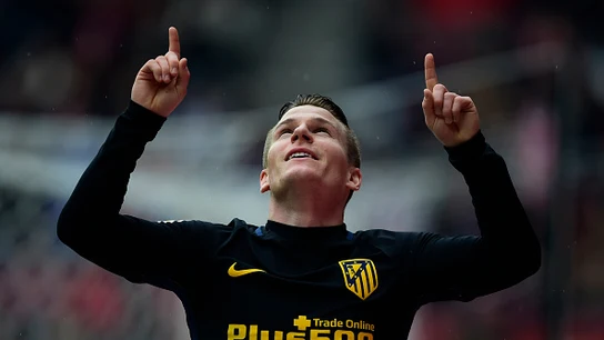 Kevin Gameiro dedica uno de sus tres goles a su abuela fallecida Kevin Gameiro dedica uno de sus tres goles a su abuela fallecida
