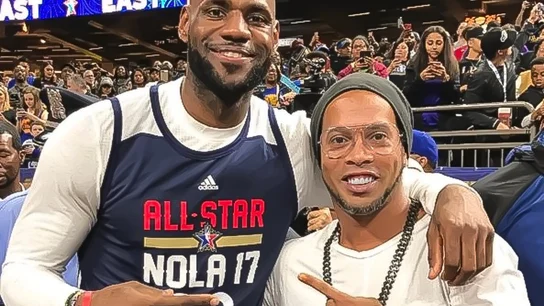 Lebron James y Ronaldinho Lebron James y Ronaldinho