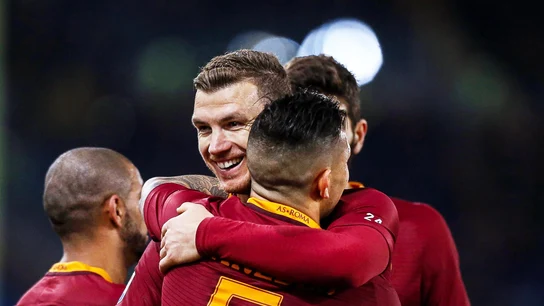 Los jugadores de la Roma celebrando un gol Los jugadores de la Roma celebrando un gol
