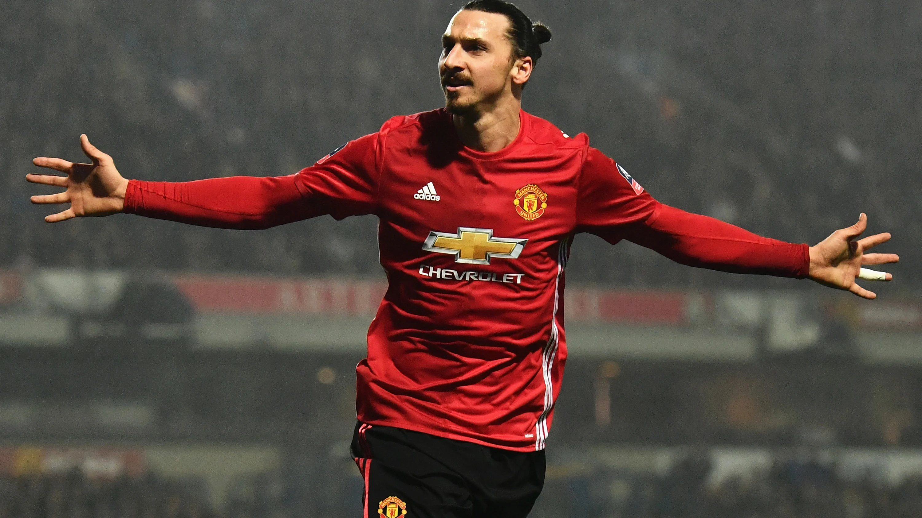 Ibrahimovic celebrando un gol