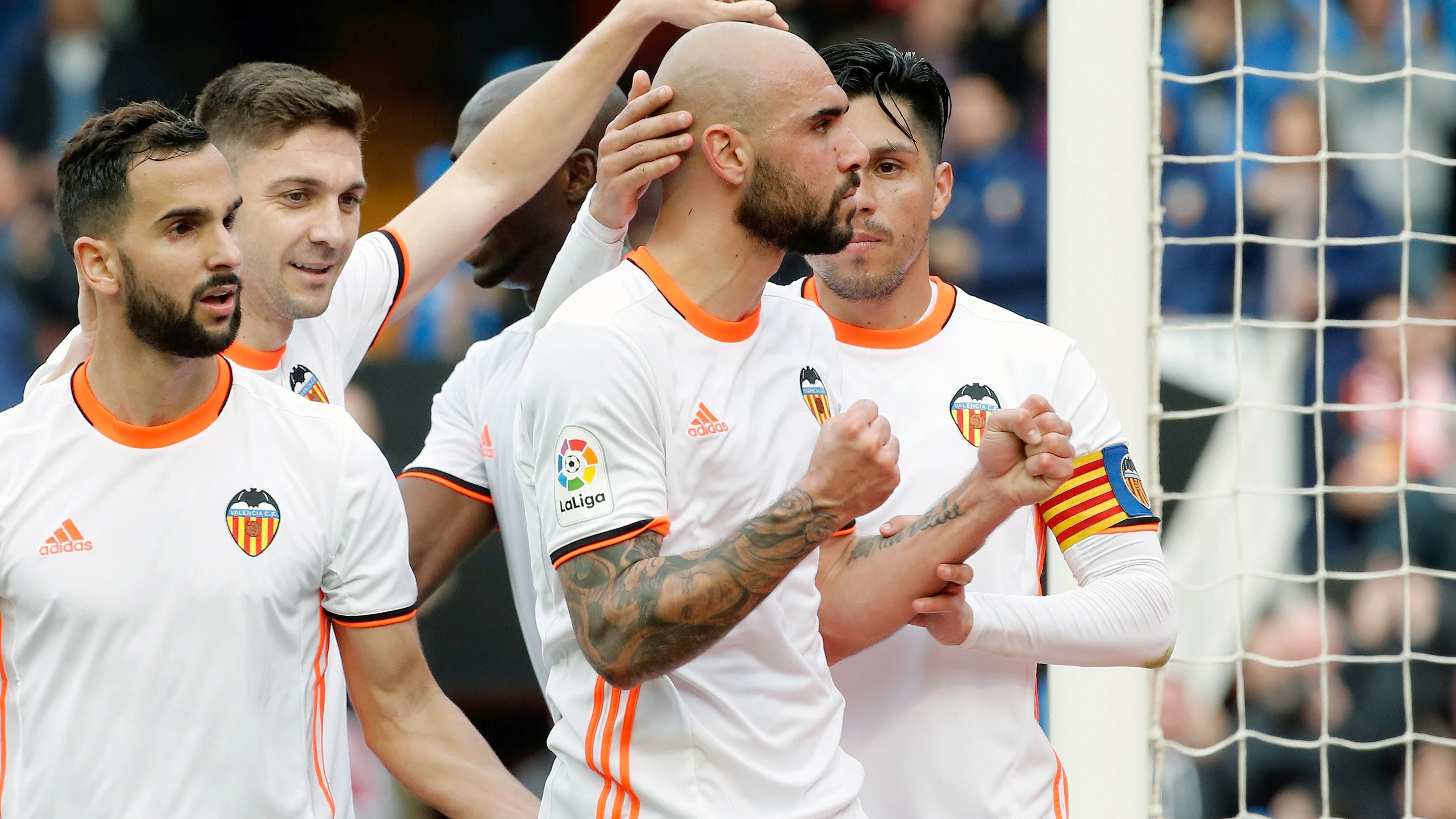 El Valencia celebrando uno de los goles El Valencia celebrando uno de los goles