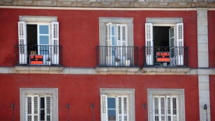 Una vivienda con el cartel de 'Se Vende'
