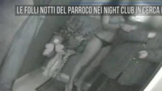 Imagen del sacerdote con una prostituta Imagen del sacerdote con una prostituta