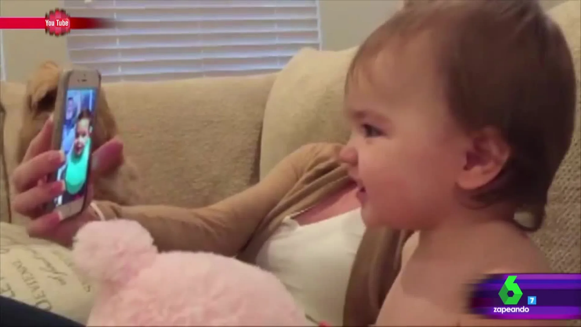 El vídeo viral de dos bebés hablando por videoconferencia 