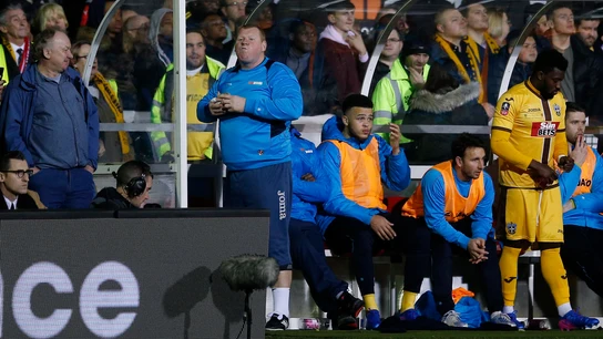 Wayne Shaw, comiéndose un bocadillo Wayne Shaw, comiéndose un bocadillo