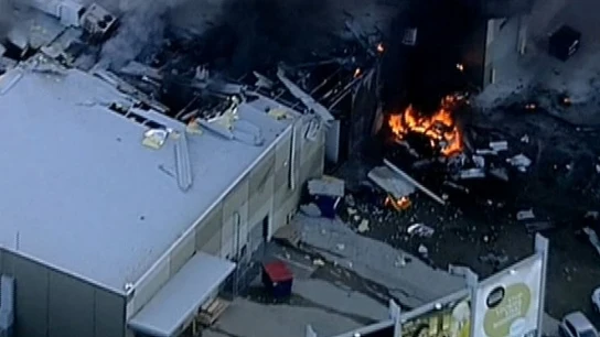 Incendio en Australia tras estrellarse una avioneta Incendio en Australia tras estrellarse una avioneta