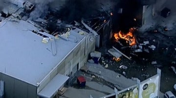 Incendio en Australia tras estrellarse una avioneta