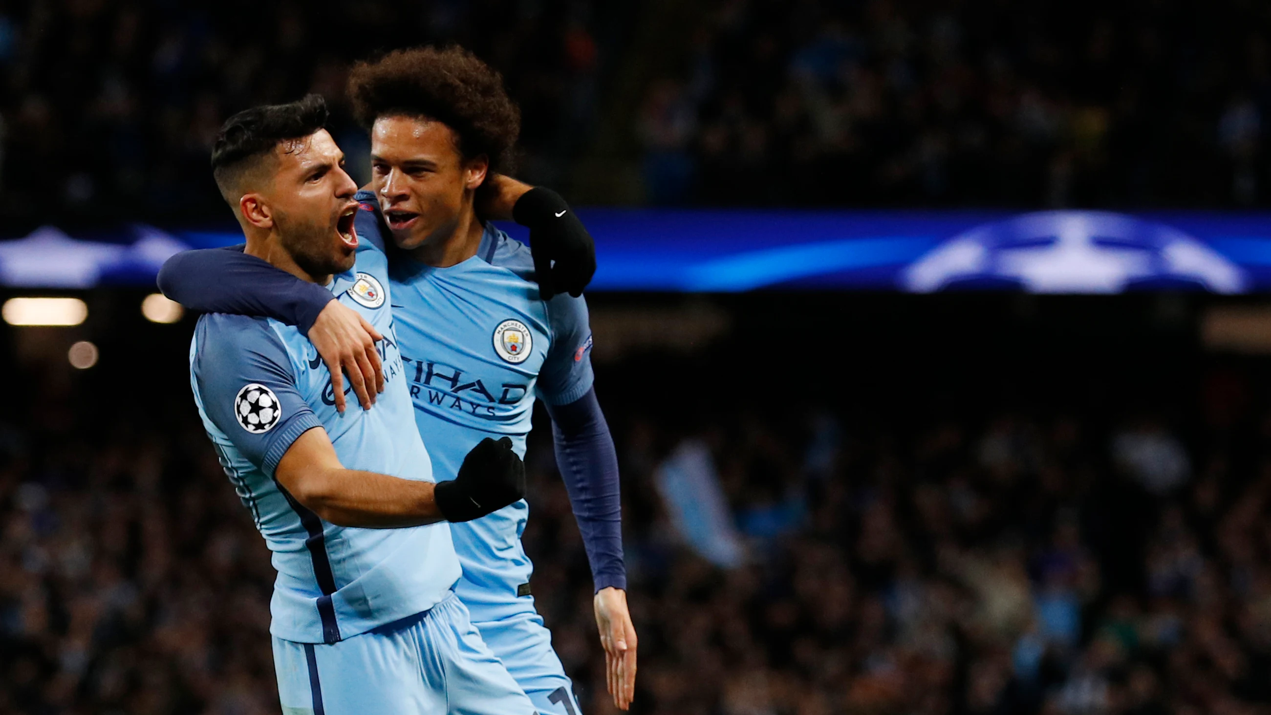 Agüero celebra un gol ante el Mónaco