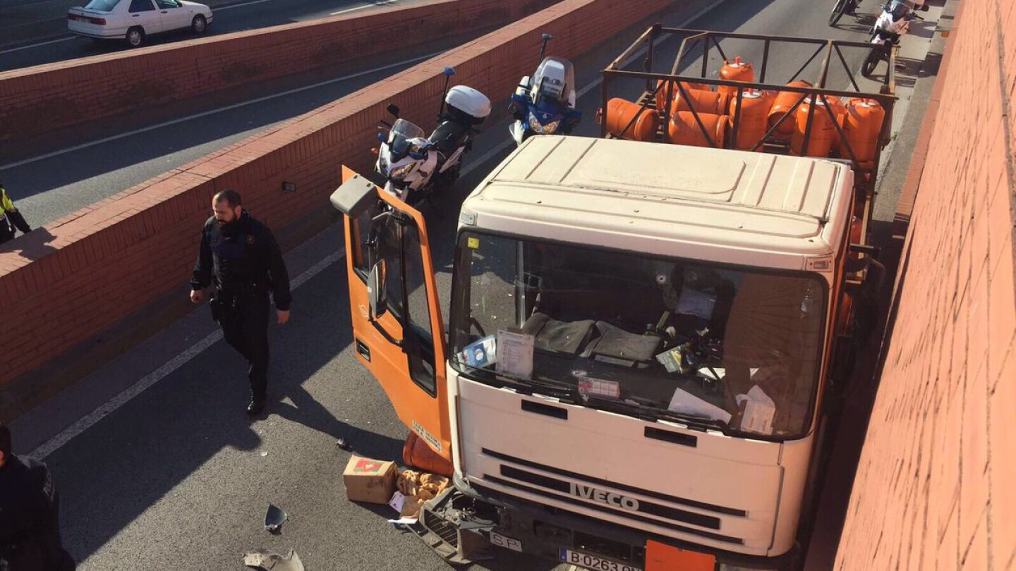El conductor del cami&oacute;n de butano robado en Barcelona detenido