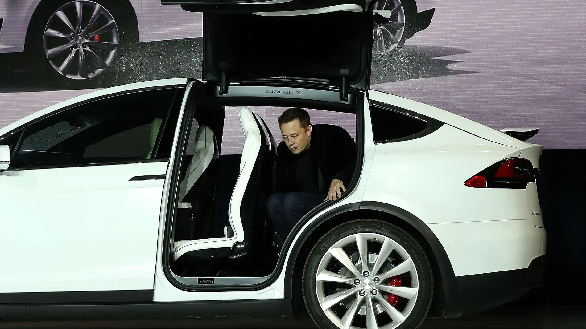 Elon Musk atisba un futuro de paro masivo