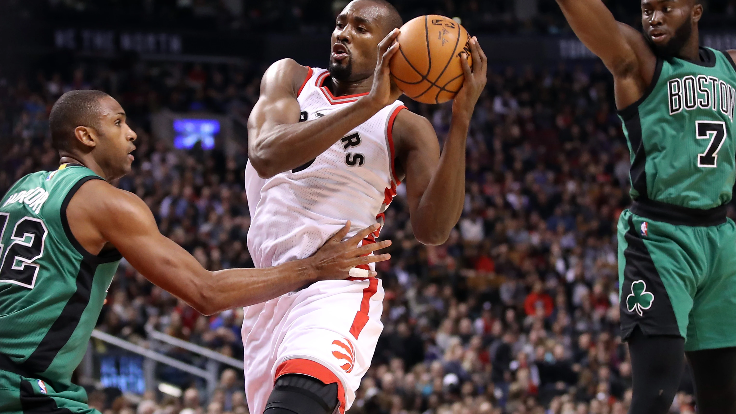 Ibaka, en su primer partido con los Toronto Raptors Ibaka, en su primer partido con los Toronto Raptors
