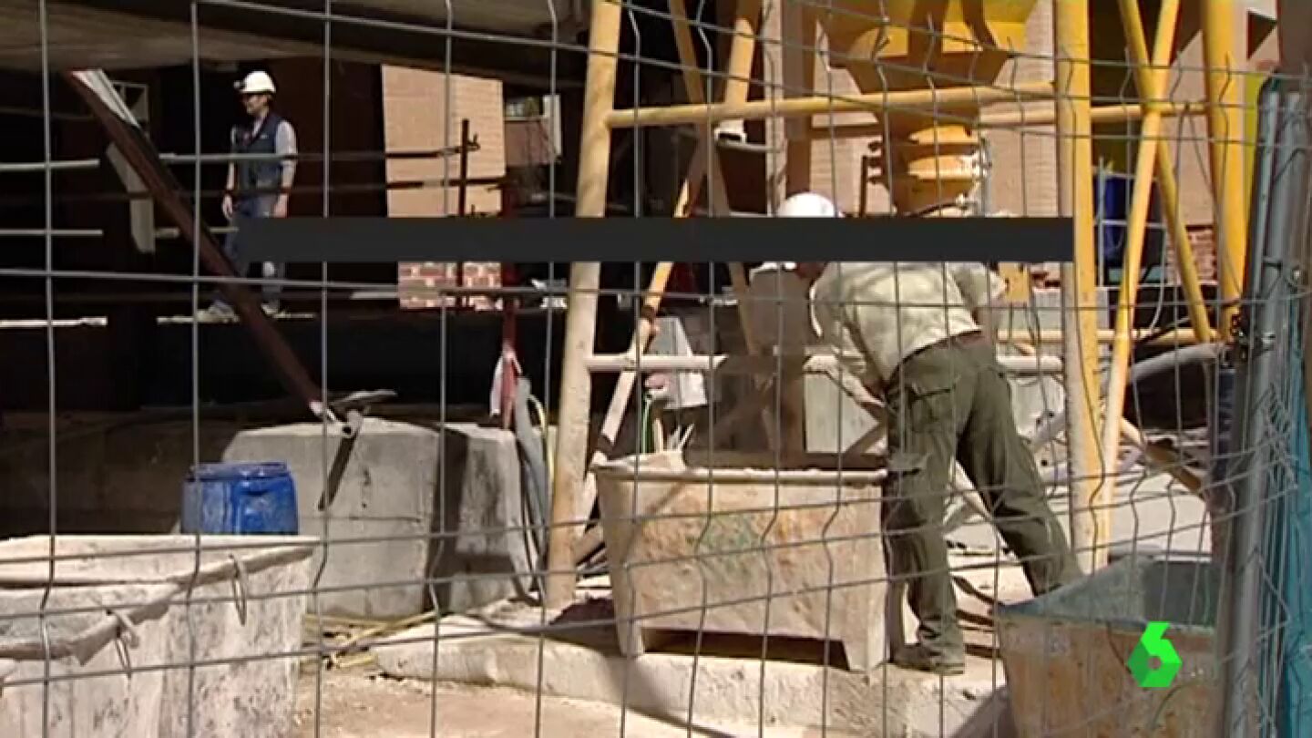Frame 0.0 de: El paro baj&oacute; en febrero en 9.355 personas y deja 3.750.876 desempleados