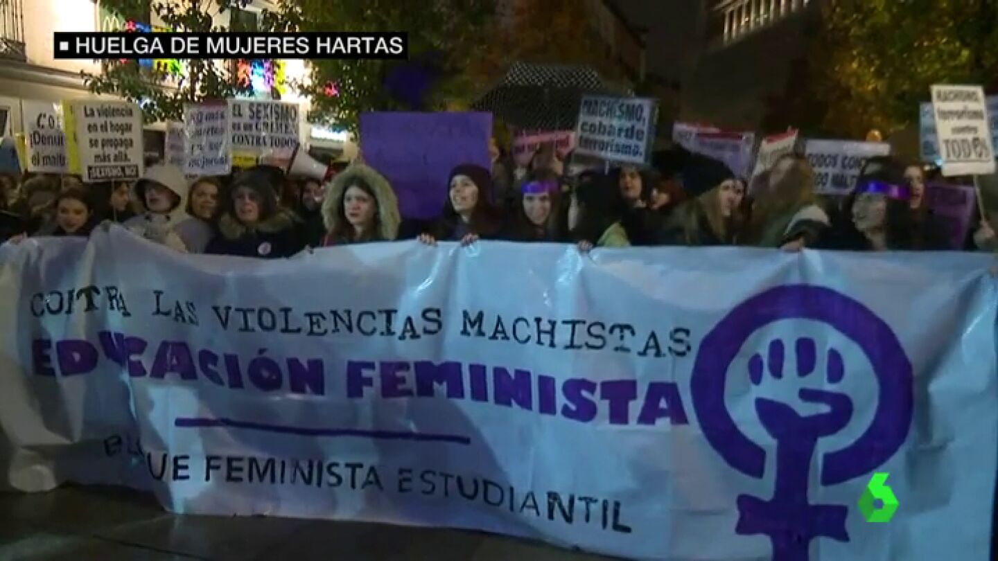 Frame 16.688917 de: mujeres en huelga