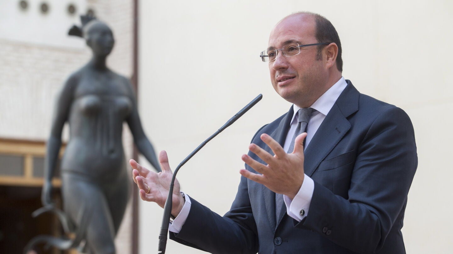 El presidente de Murcia, Pedro Antonio S&aacute;nchez, durante la rueda de prensa ofrecida en el acto de constituci&oacute;n del Foro Regi&oacute;n de Murcia Corredor Mediterr&aacute;neo