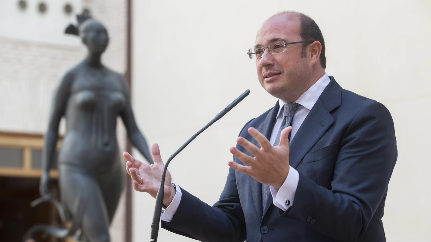El presidente de Murcia, Pedro Antonio Sánchez, durante la rueda de prensa ofrecida en el acto de constitución del Foro Región de Murcia Corredor Mediterráneo El presidente de Murcia, Pedro Antonio Sánchez, durante la rueda de prensa ofrecida en el acto de constitución del Foro Región de Murcia Corredor Mediterráneo