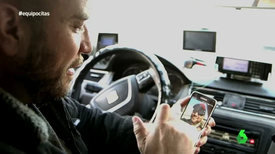 Frame 65.378227 de: Un taxista divorciado descarga Tinder para encontrar pareja: "Me envía corazones. No te voy a decir cómo se me queda el cuerpo" Frame 65.378227 de: Un taxista divorciado descarga Tinder para encontrar pareja: "Me envía corazones. No te voy a decir cómo se me queda el cuerpo"