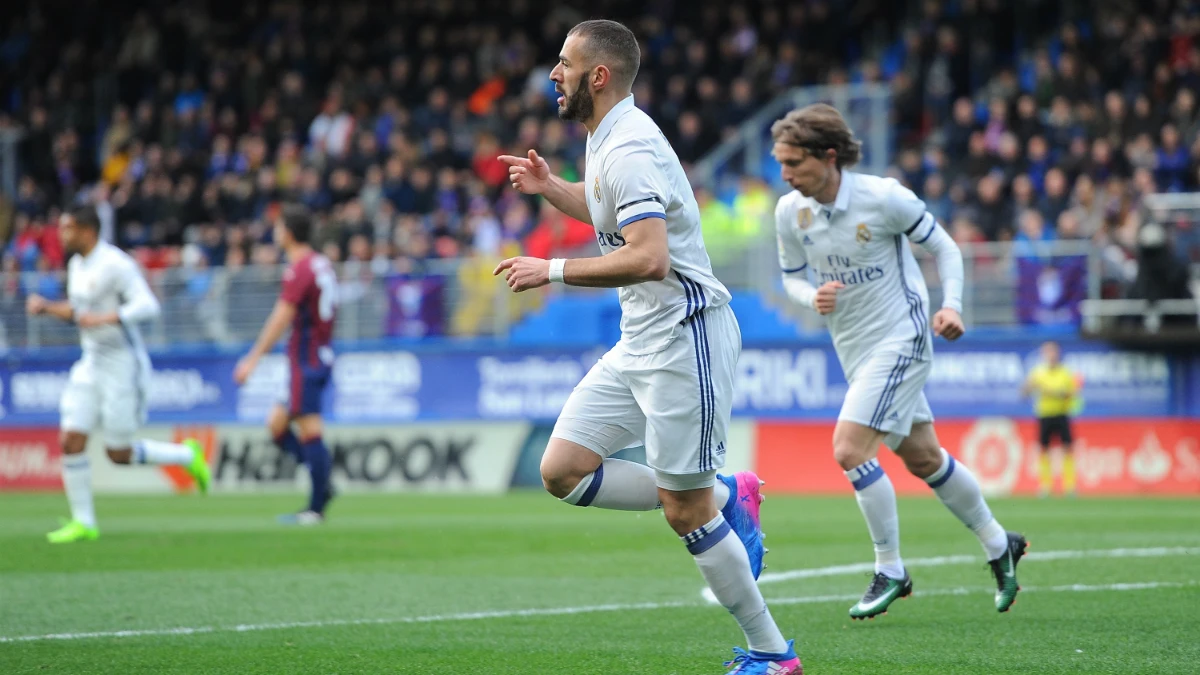 Benzema celebra un gol Benzema celebra un gol