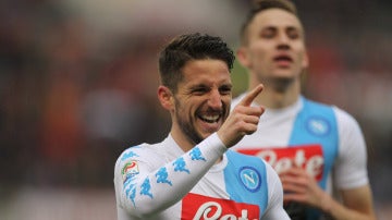 Mertens celebrando uno de los goles