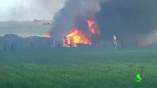 Dos migrantes mueren en un incendio en un campamento al sur de Italia Dos migrantes mueren en un incendio en un campamento al sur de Italia