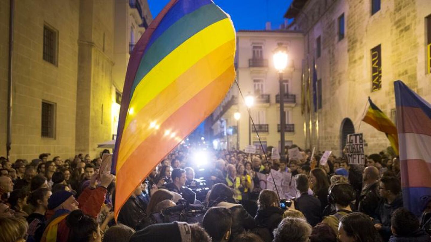 Manifestaci&oacute;n del colectivo LGTB contra las transfobia