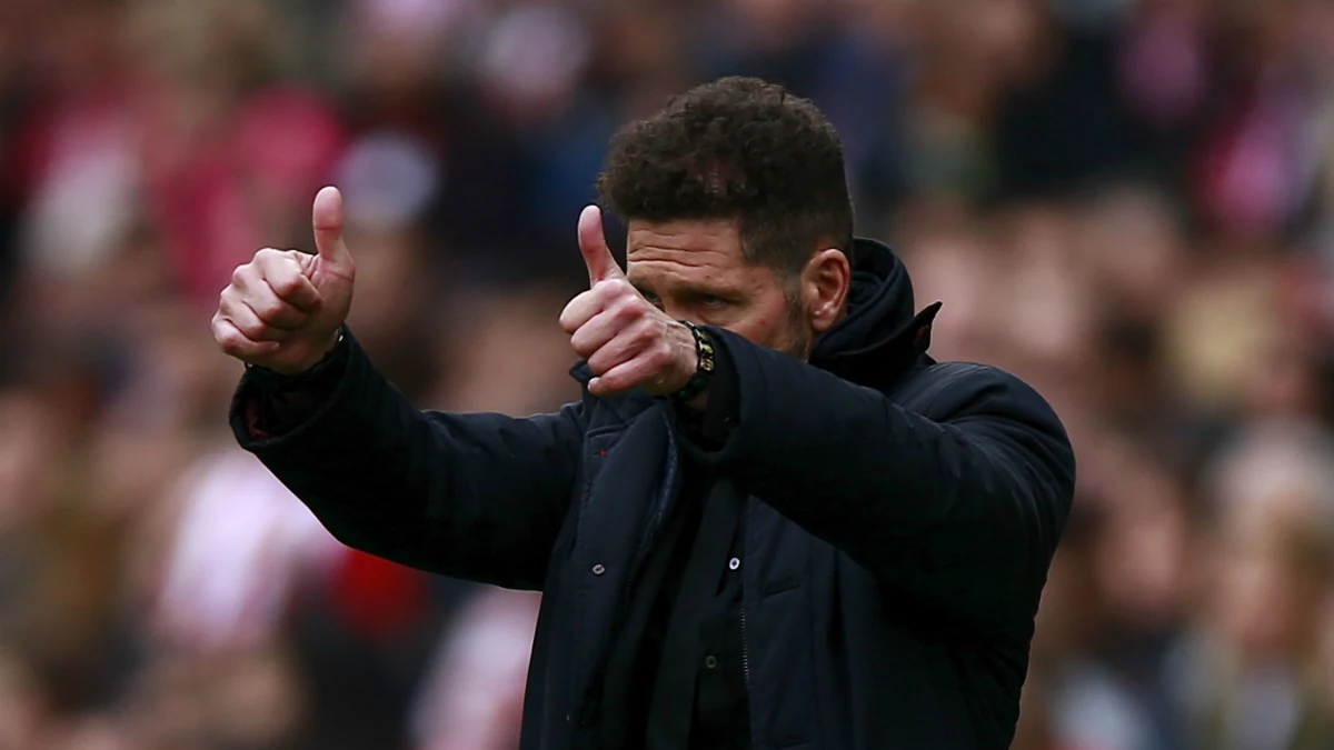 El Cholo hace el gesto de aprobación