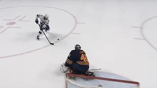 Nikita Kucherov preparando su lanzamiento