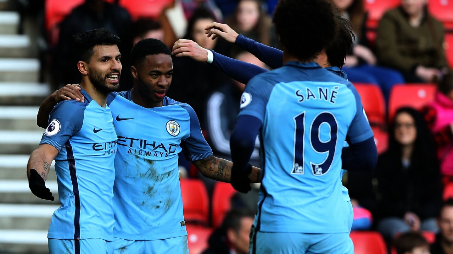 Los jugadores del Manchester City celebrando un gol