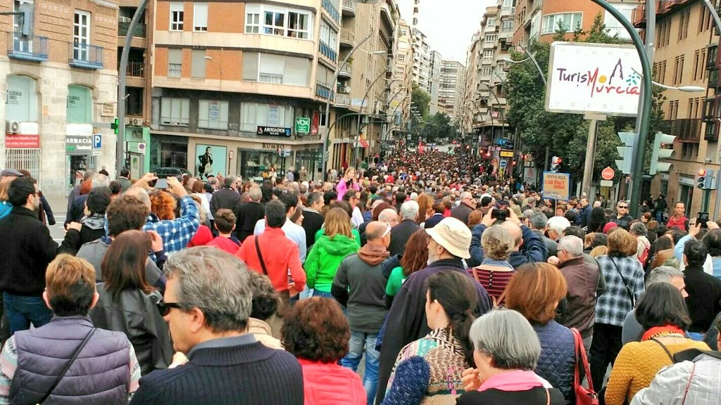 Una manifestación clama en Murcia "contra la corrupción" y exige la dimisión del presidente Pedro Antonio Sánchez