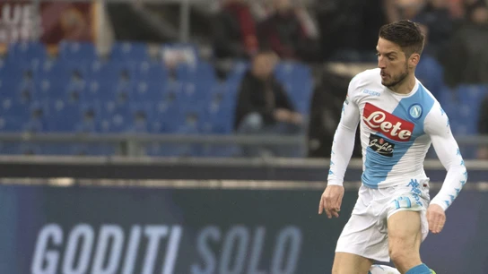 Mertens en un partido con el Nápoles Mertens en un partido con el Nápoles