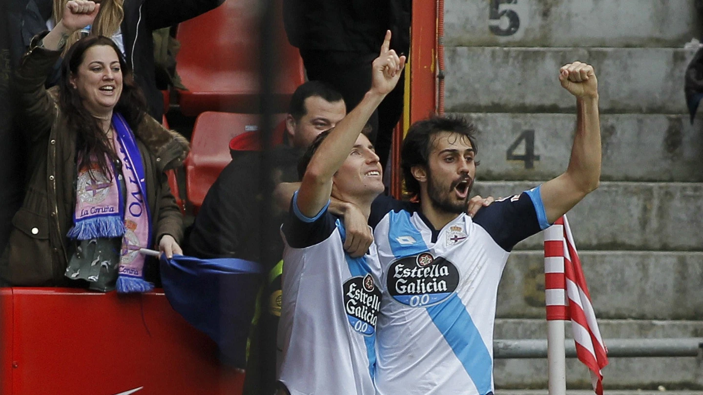 Arribas y Mosquera celebran un gol con el Deportivo Arribas y Mosquera celebran un gol con el Deportivo